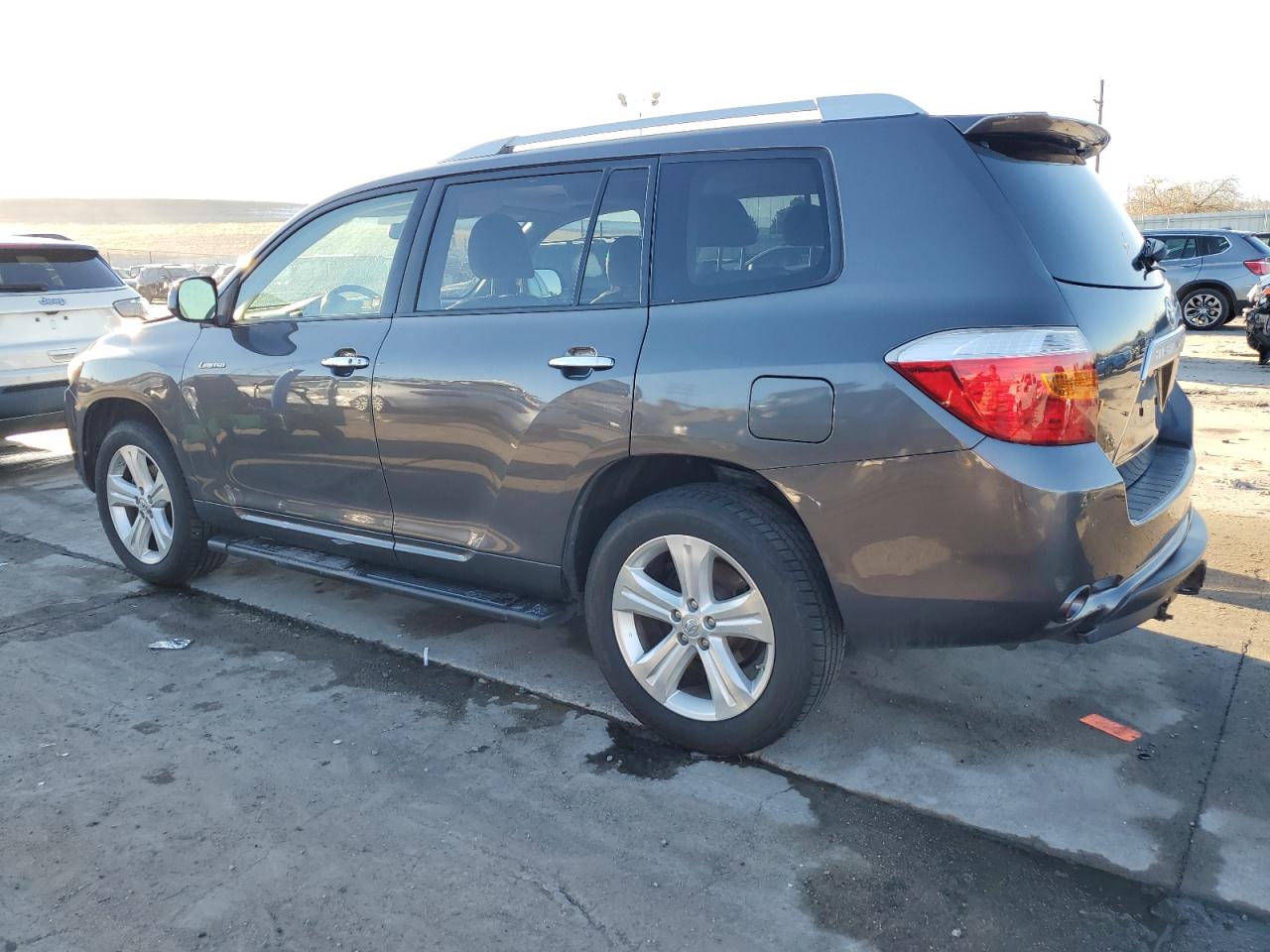 2010 Toyota Highlander - Image 2