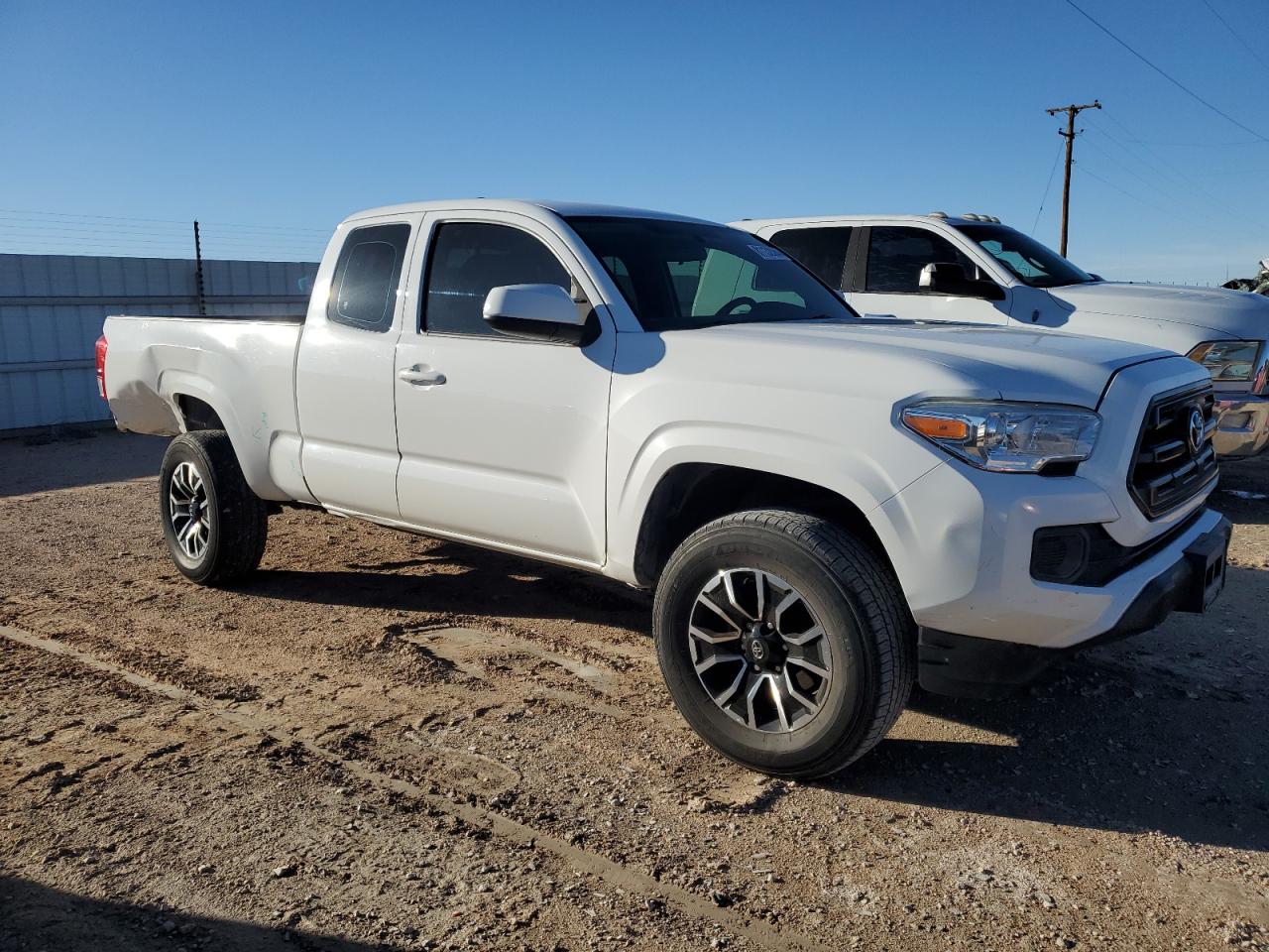 2017 Toyota Tacoma Access Cab VIN: 5TFRX5GN6HX081882 Lot: 81132084