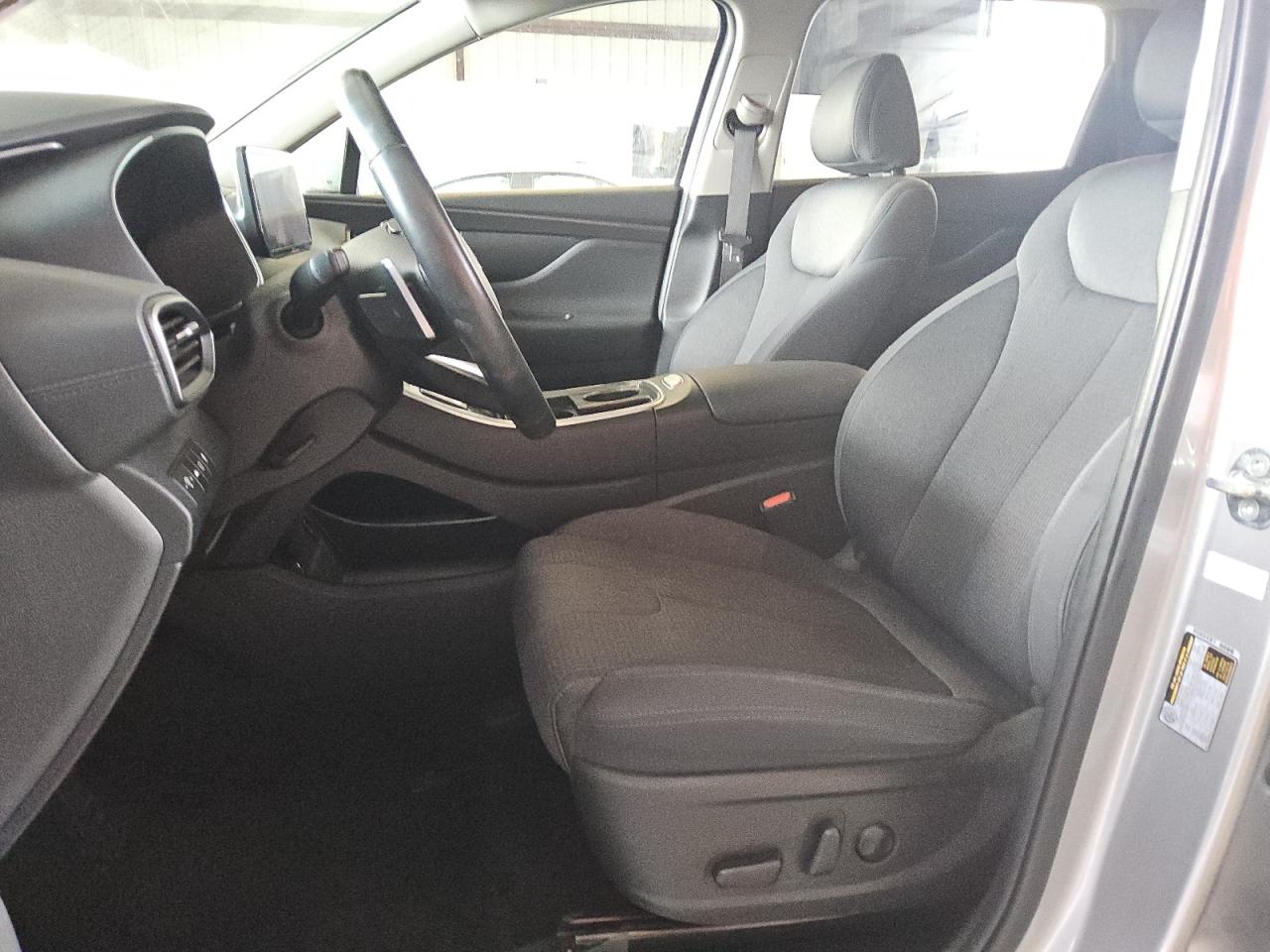 2023 Hyundai Santa Fe - Image 7