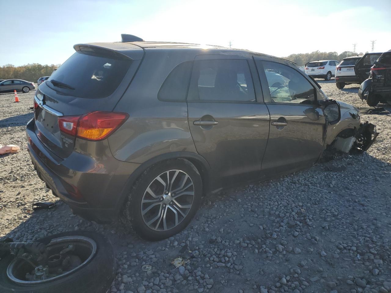 2019 Mitsubishi Outlander - Image 3