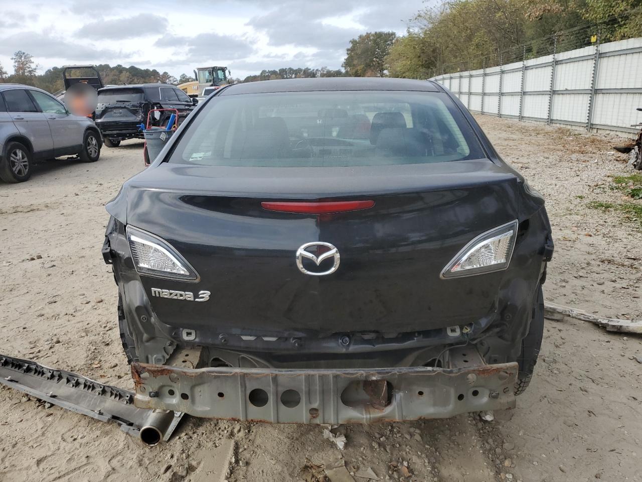 2010 Mazda 3 - Image 6