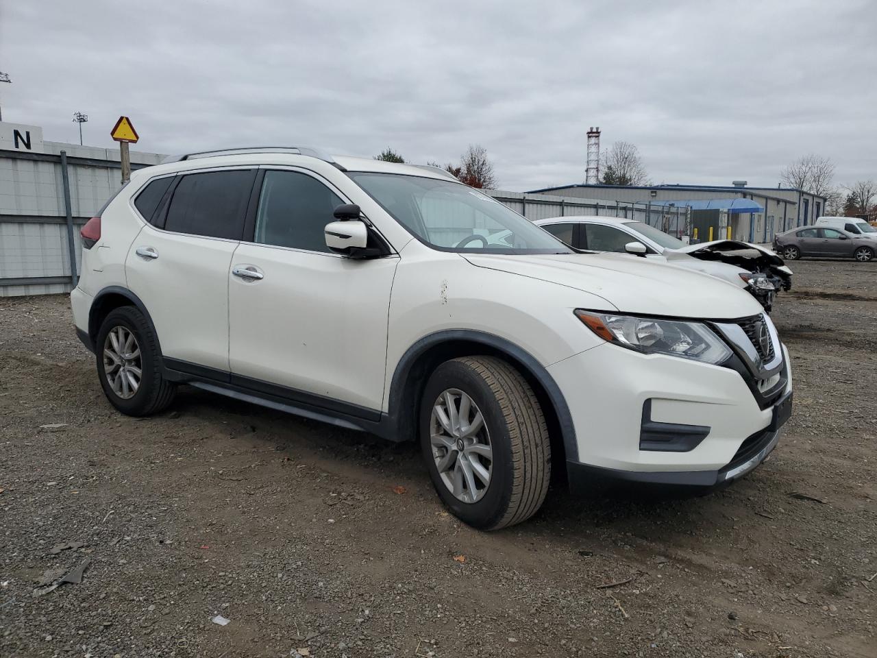 2018 Nissan Rogue - Image 4