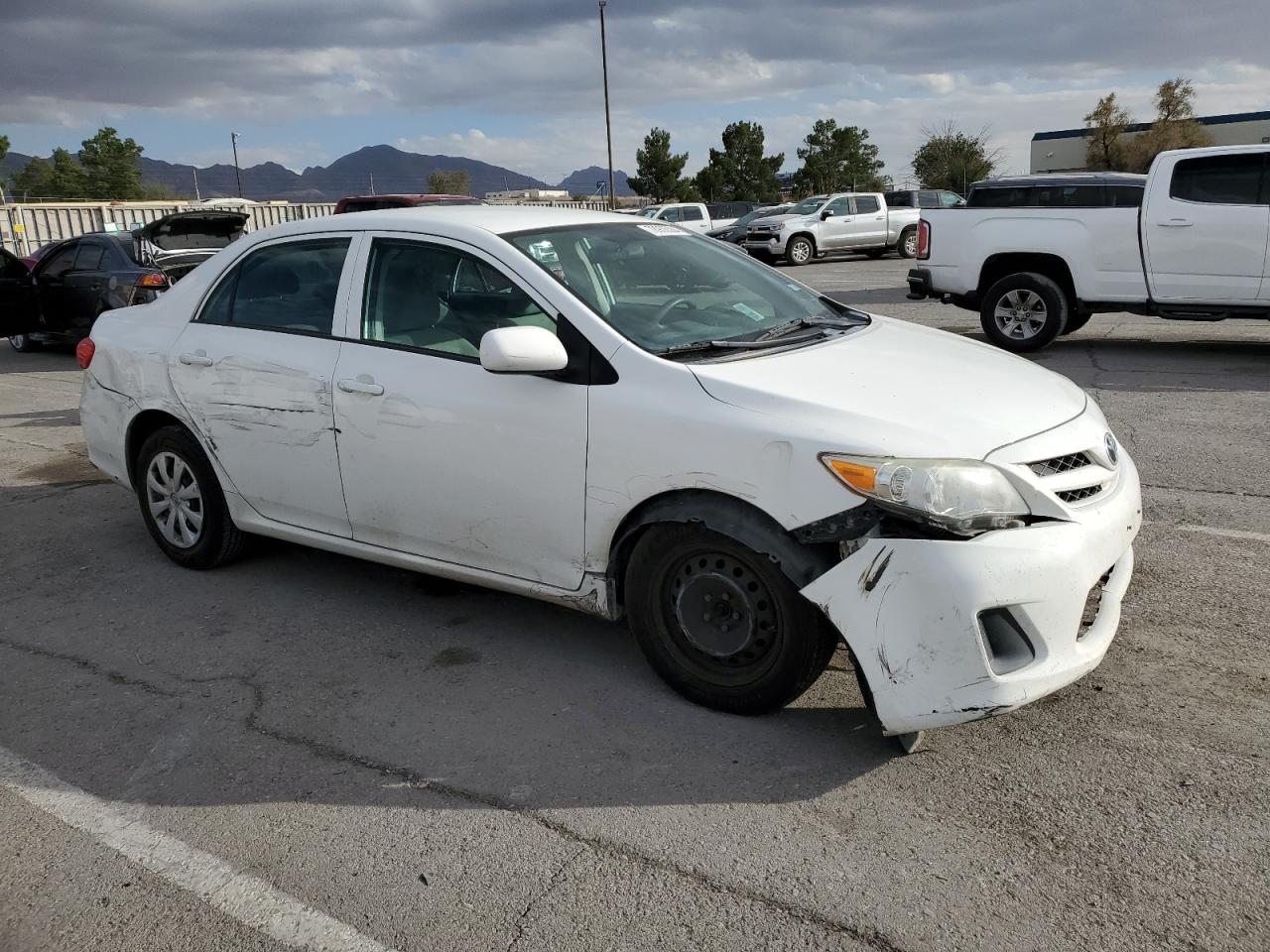 VIN 5YFBU4EE6DP213328 2013 TOYOTA COROLLA no.4