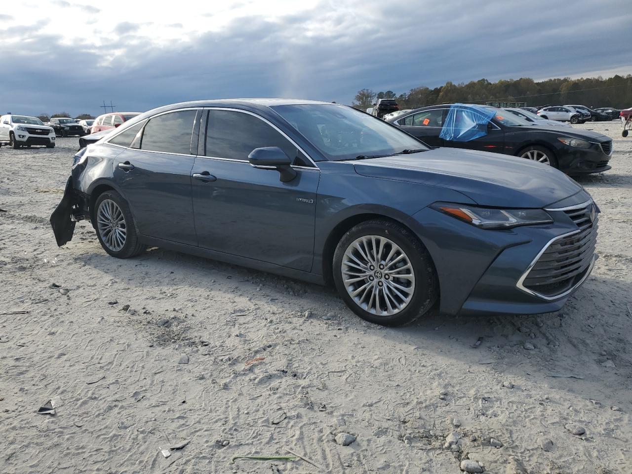 2021 Toyota Avalon - Image 4
