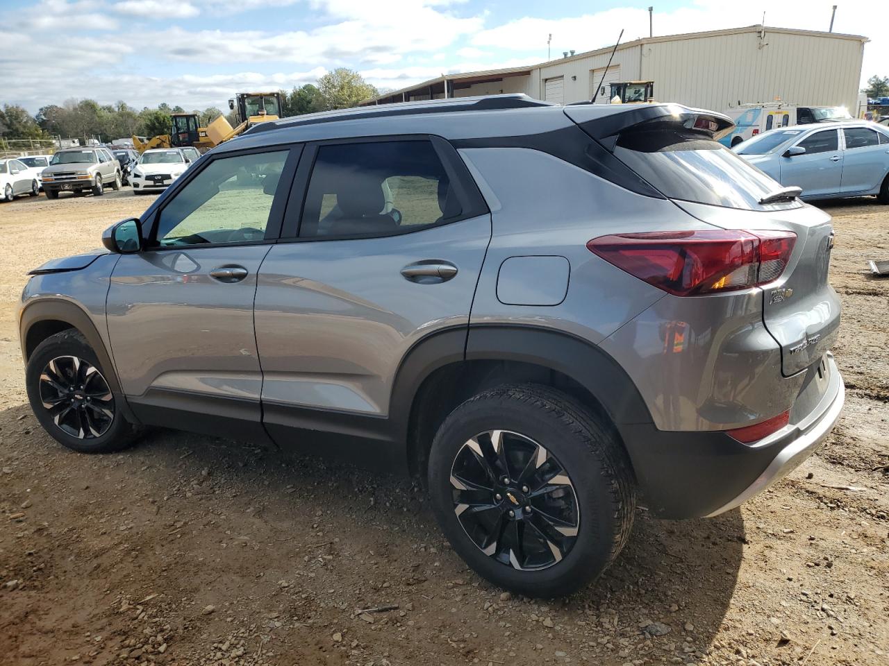 2023 Chevrolet TrailBlazer - Image 2