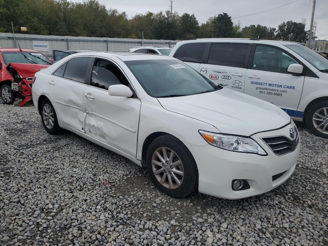 2010 Toyota Camry - Image 4
