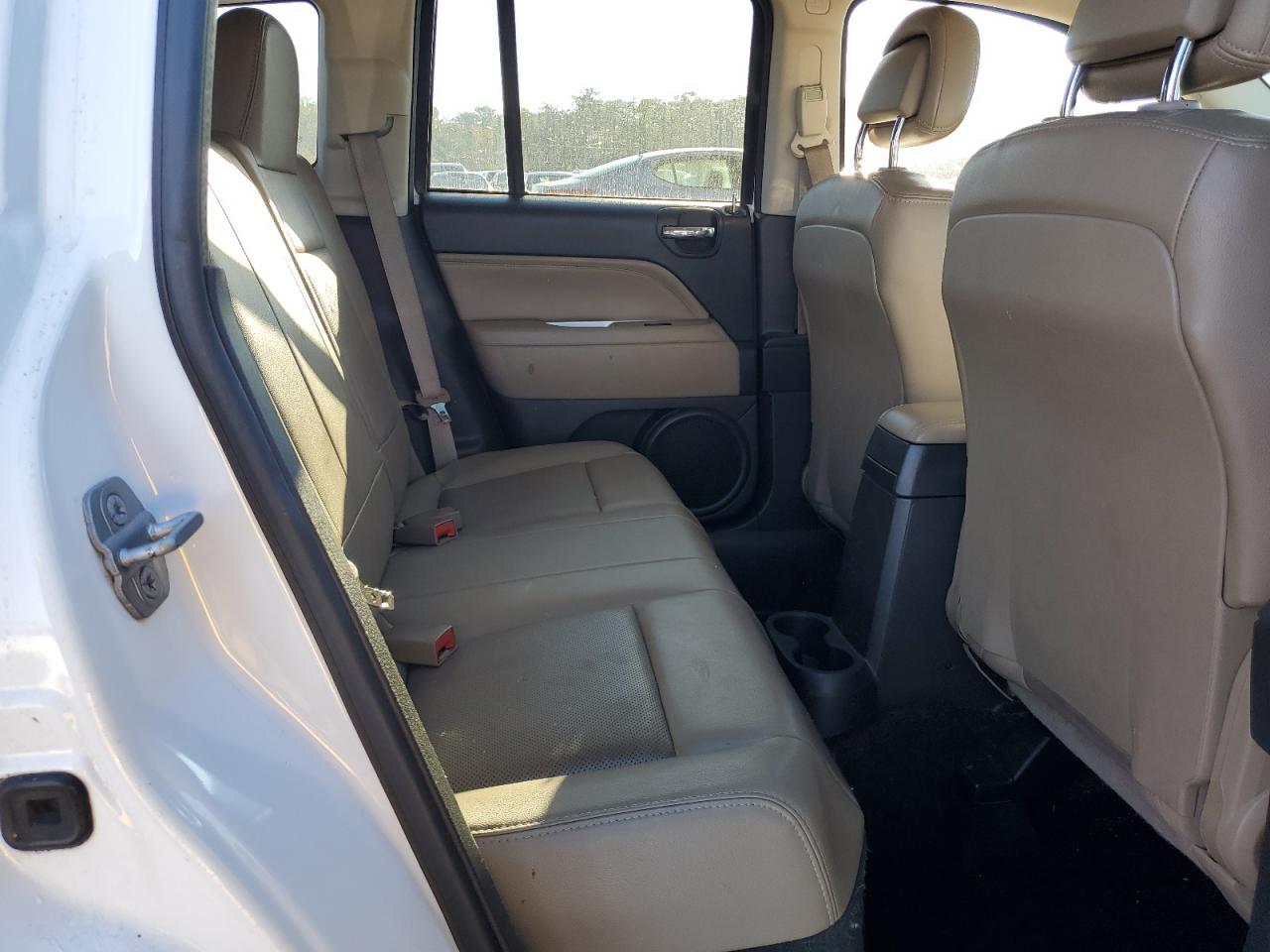 2014 Jeep Compass - Image 11