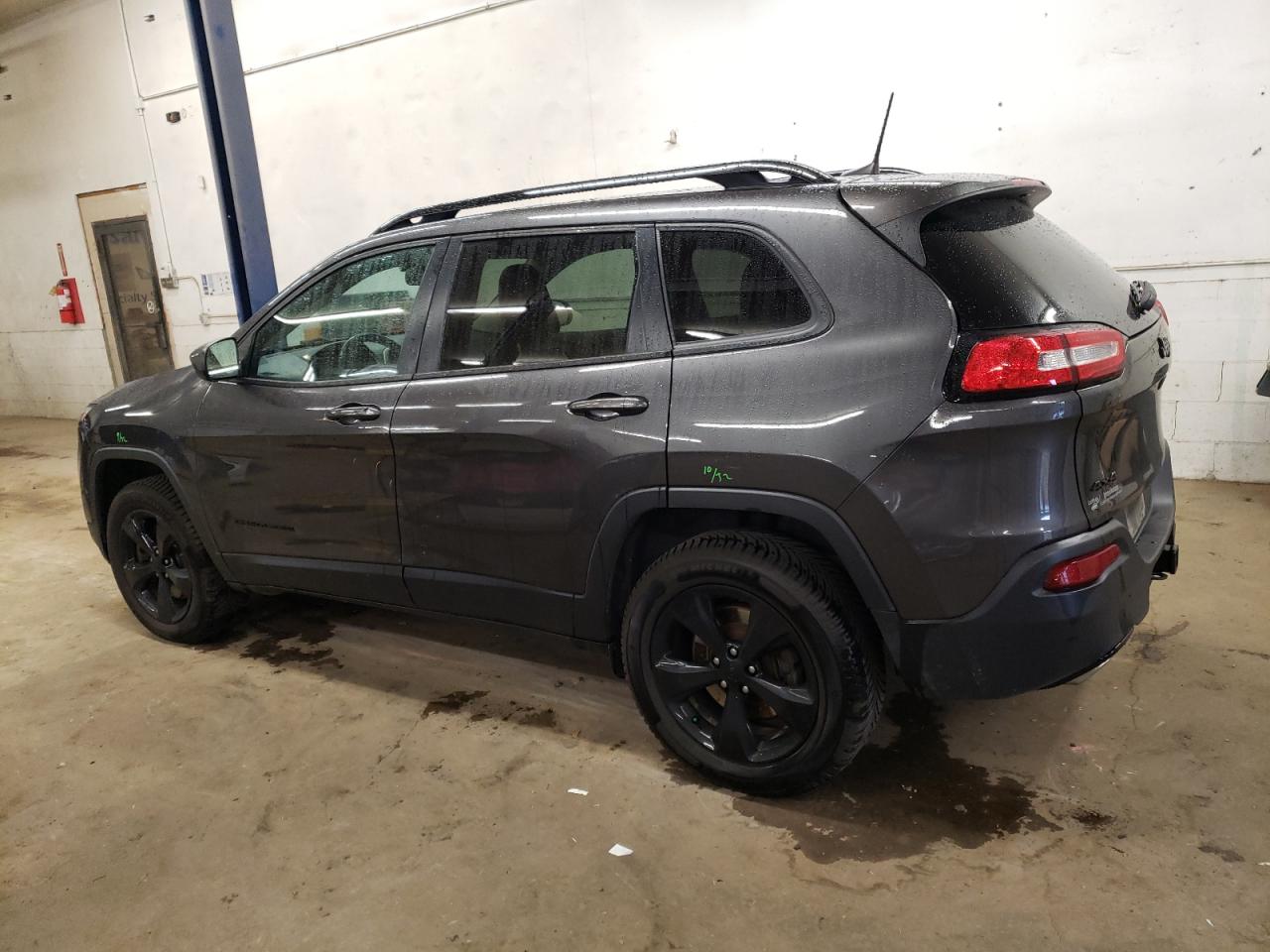 2016 Jeep Grand Cherokee - Image 2