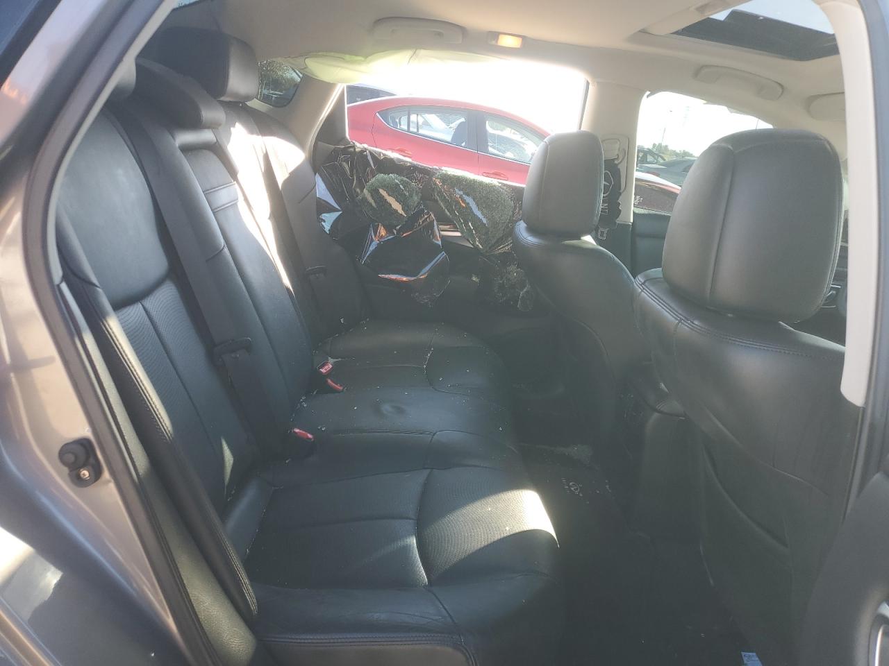 2012 Infiniti M - Image 10