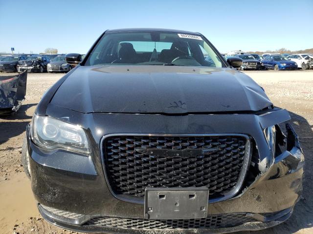  CHRYSLER 300 2022 Черный