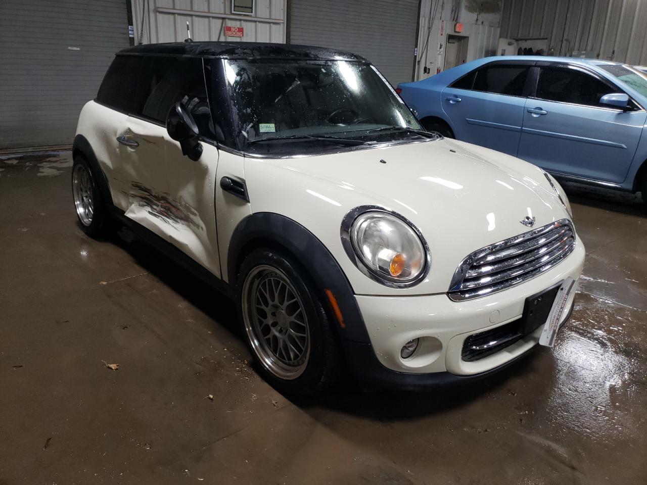 2011 MINI Cooper - Image 4