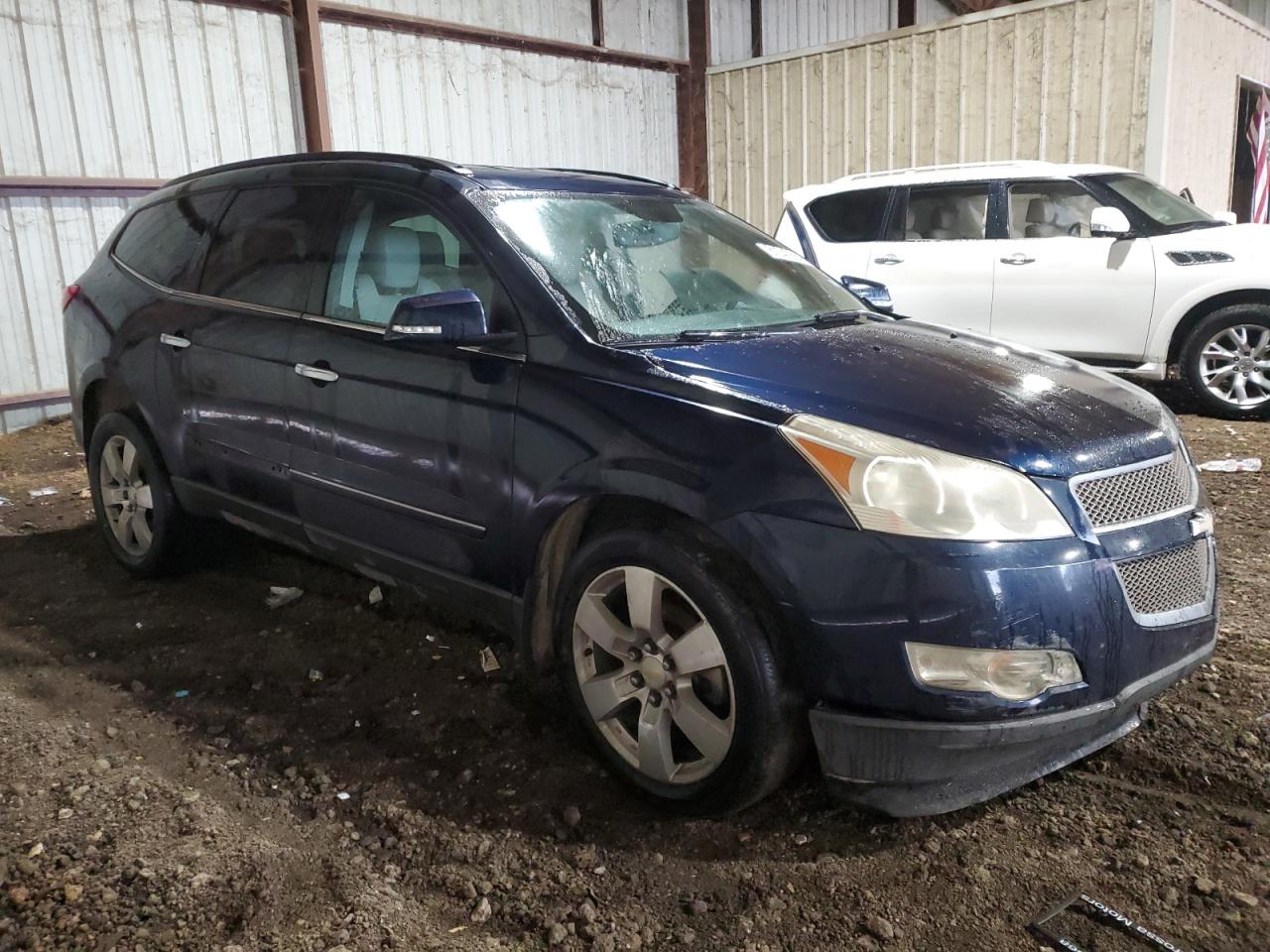 2011 Chevrolet Traverse - Image 4