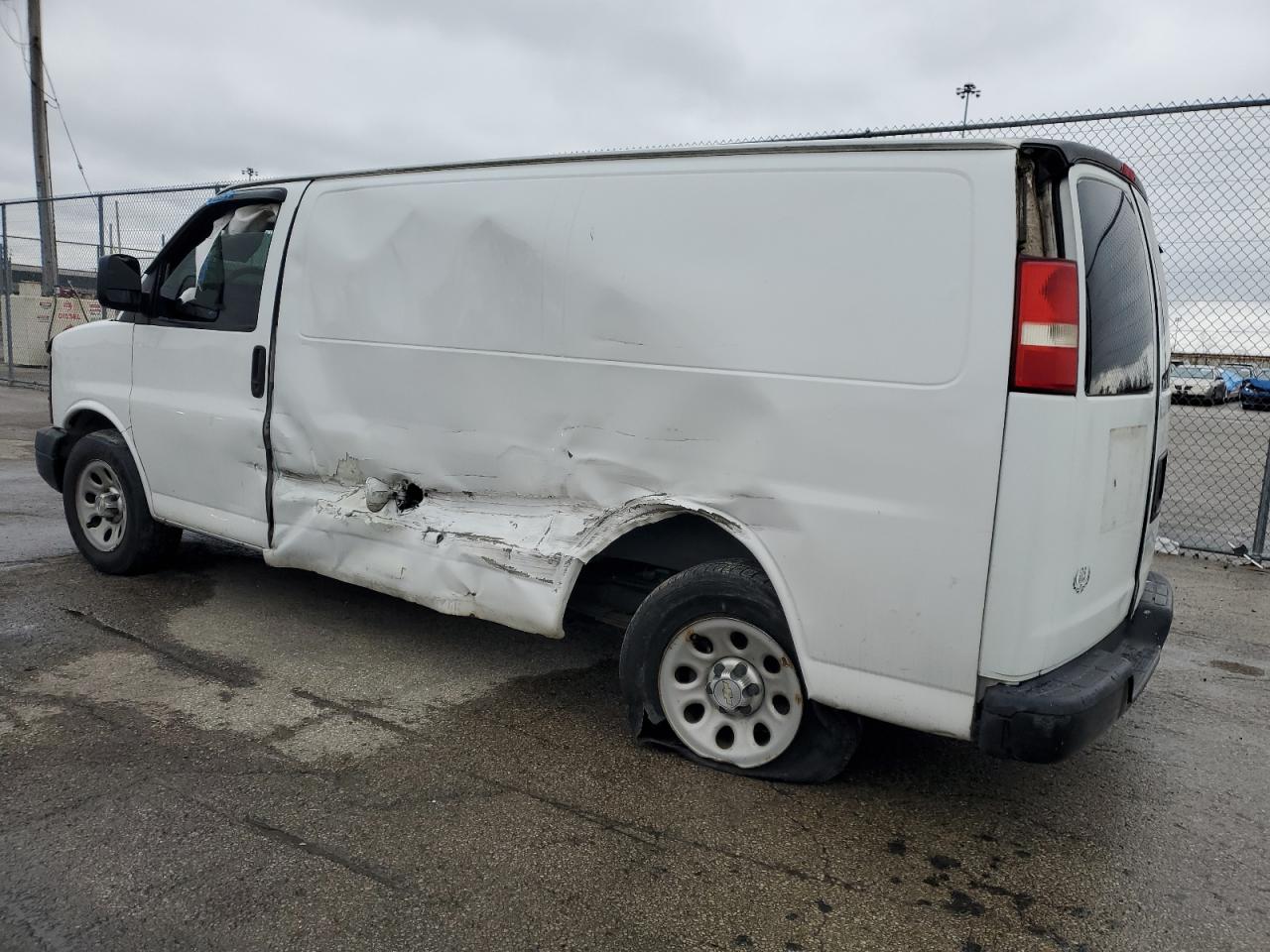 VIN 1GCSGAFXXE1106259 2014 CHEVROLET EXPRESS no.2