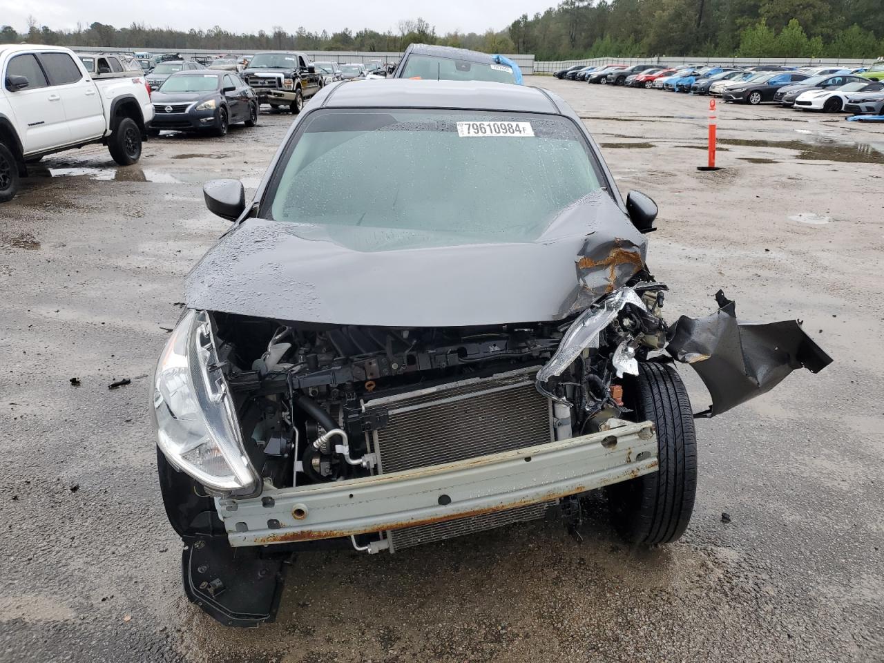 2019 Nissan Versa - Image 5