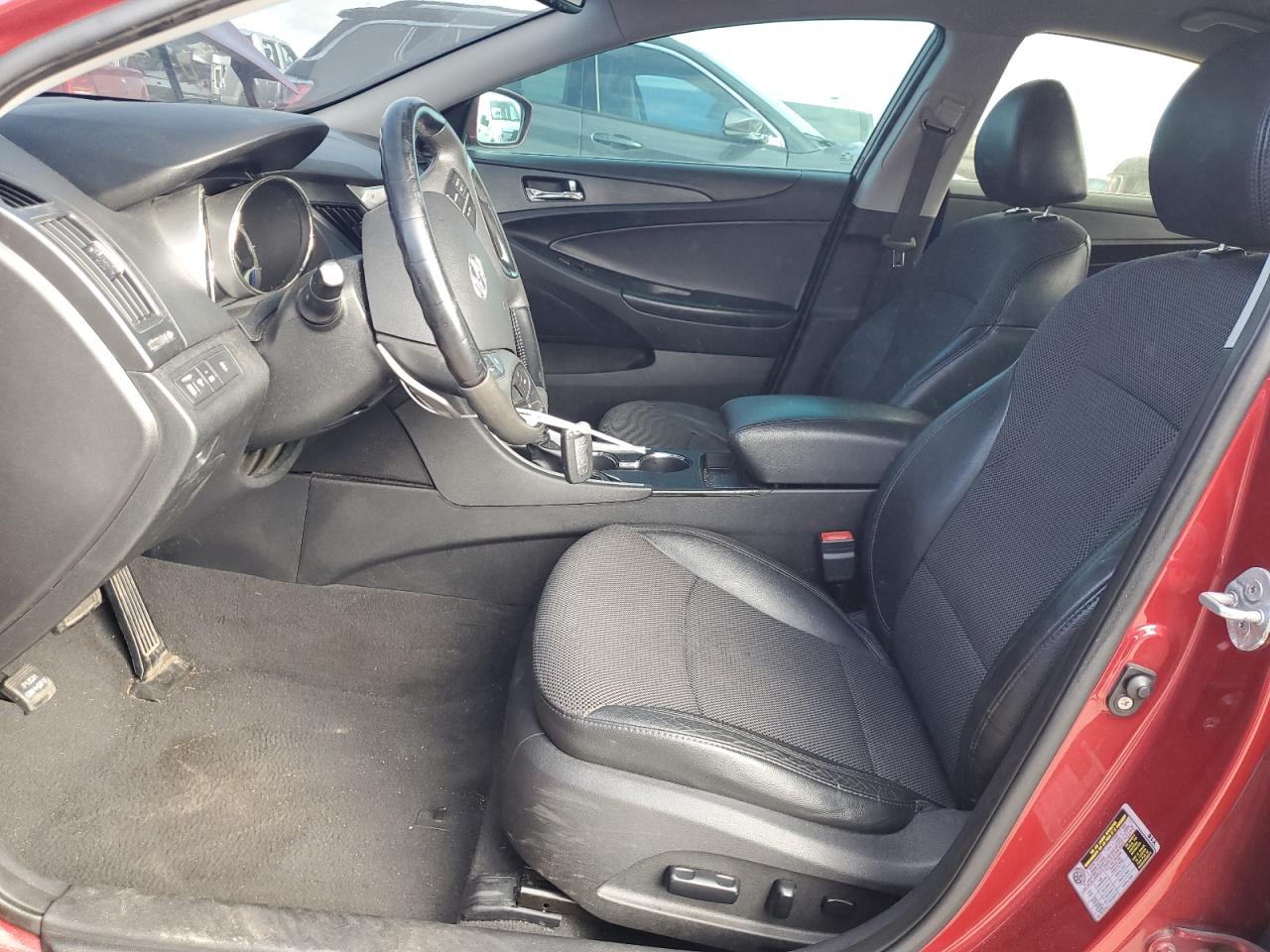 2011 Hyundai Sonata - Image 7