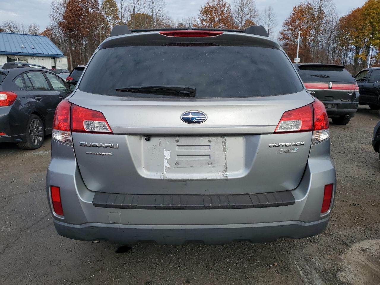 2011 Subaru Outback - Image 6