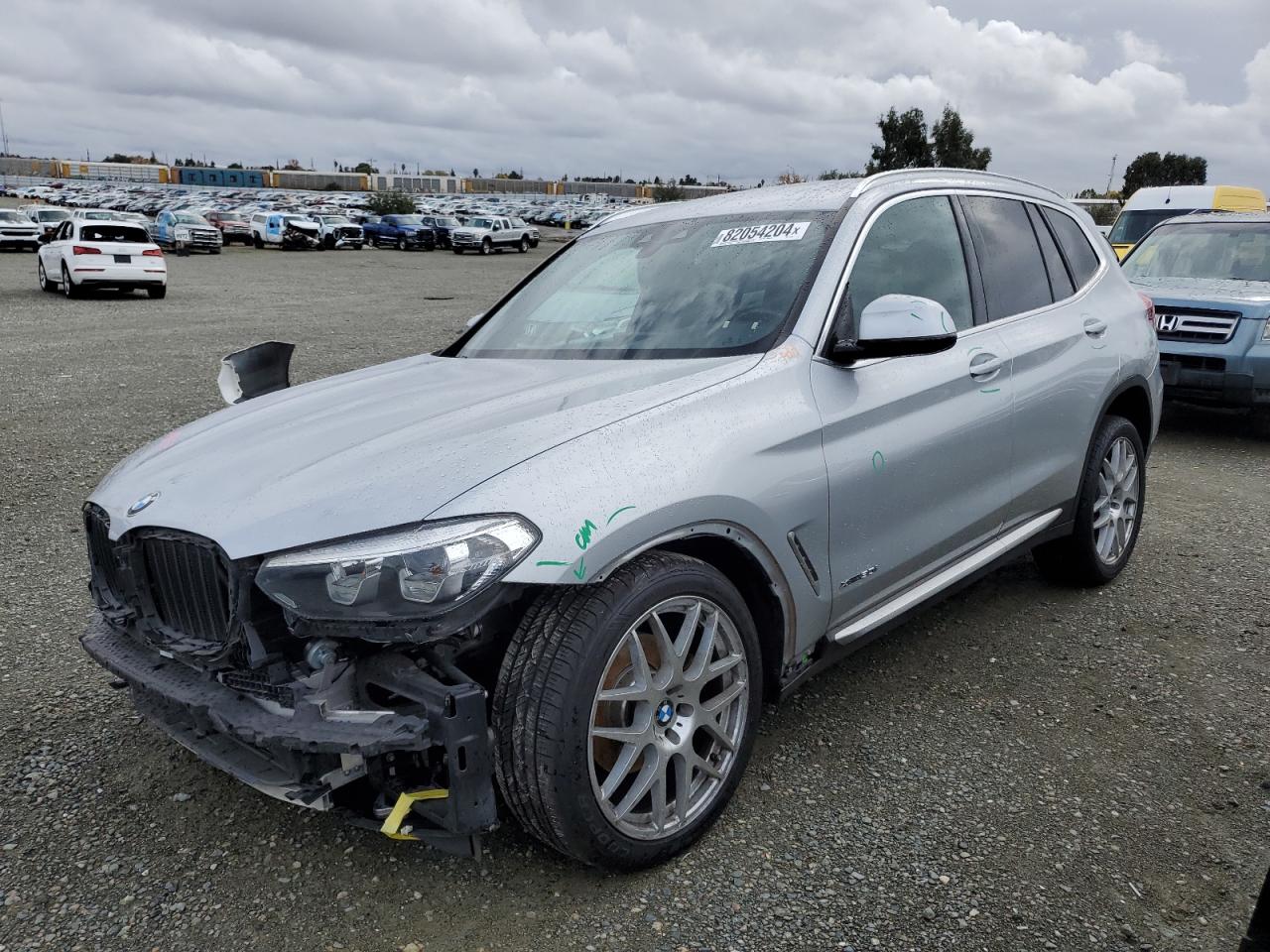 VIN 5UXTR9C50JLD57467 2018 BMW X3 no.1