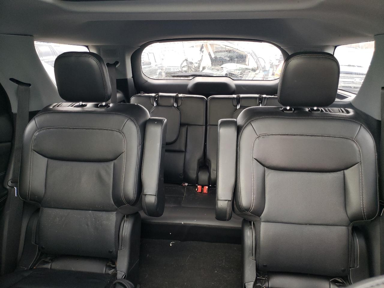 2022 Ford Explorer - Image 10