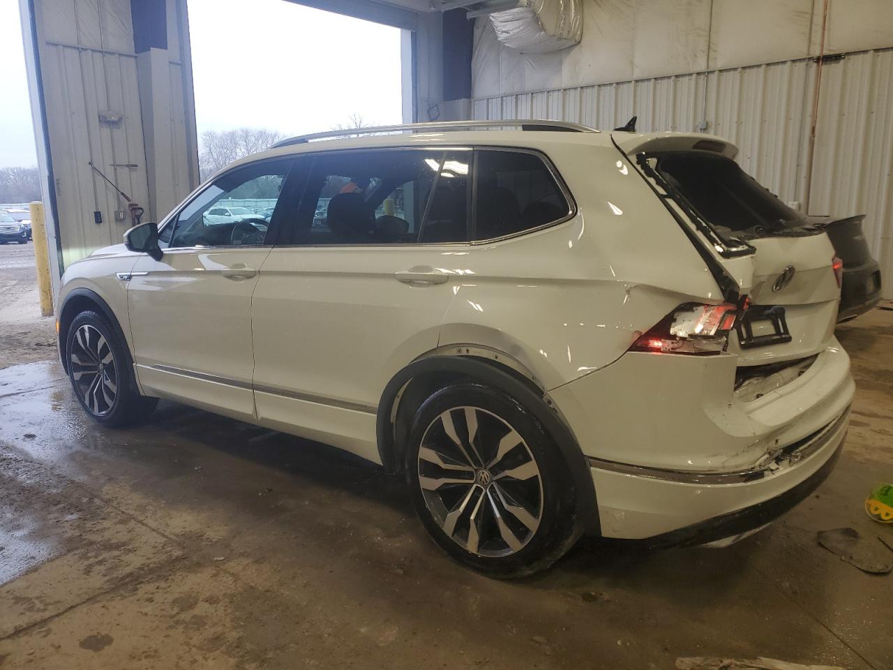 2020 Volkswagen Tiguan - Image 2