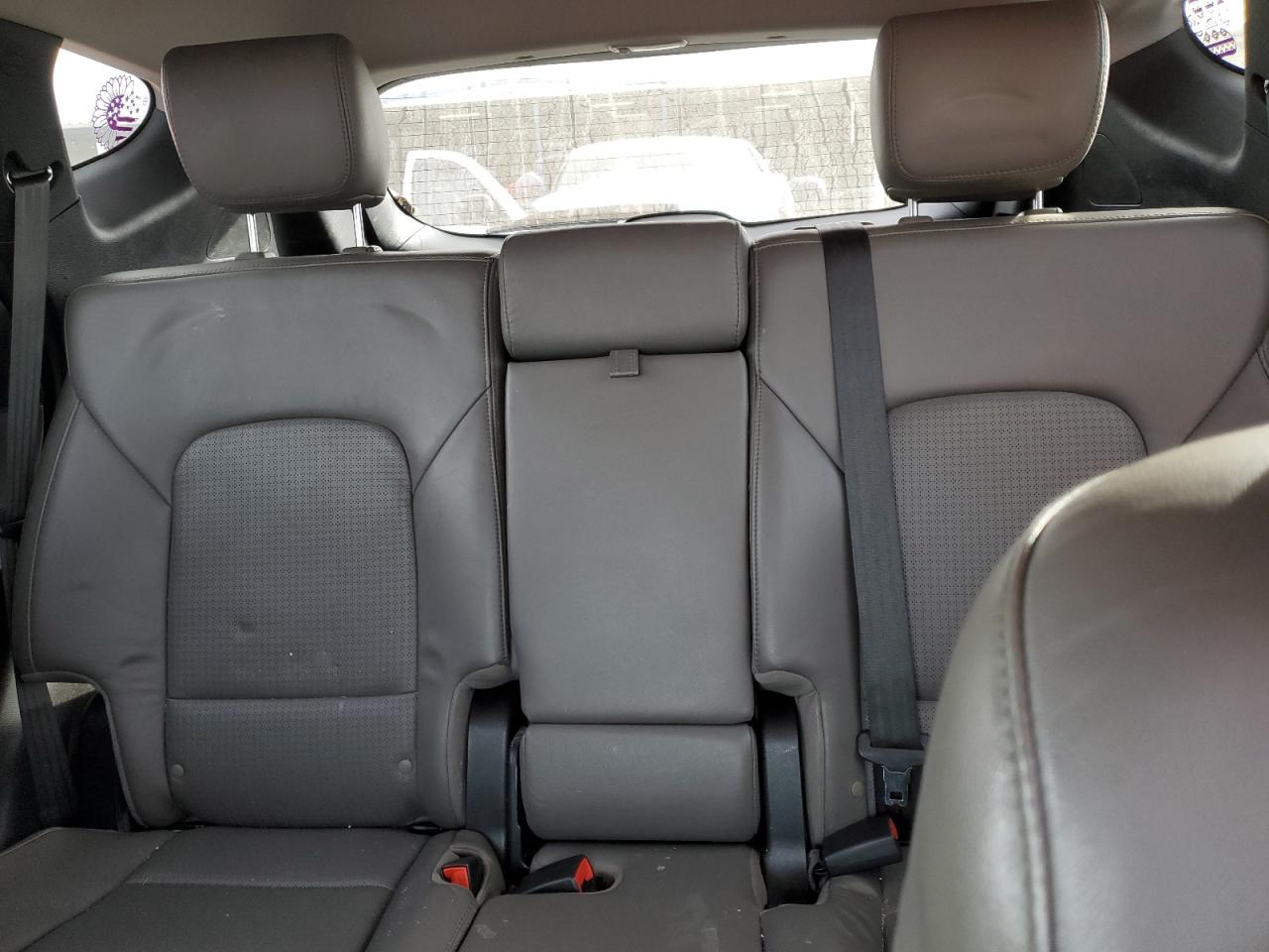 2013 Hyundai Santa Fe - Image 10