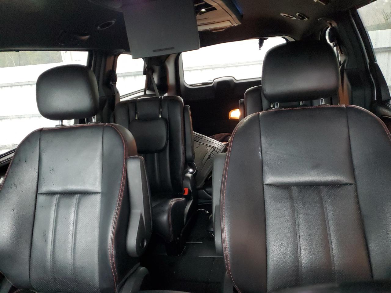 2019 Dodge Caravan - Image 10