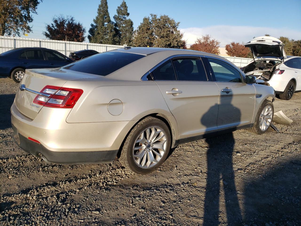 2018 Ford Taurus - Image 3