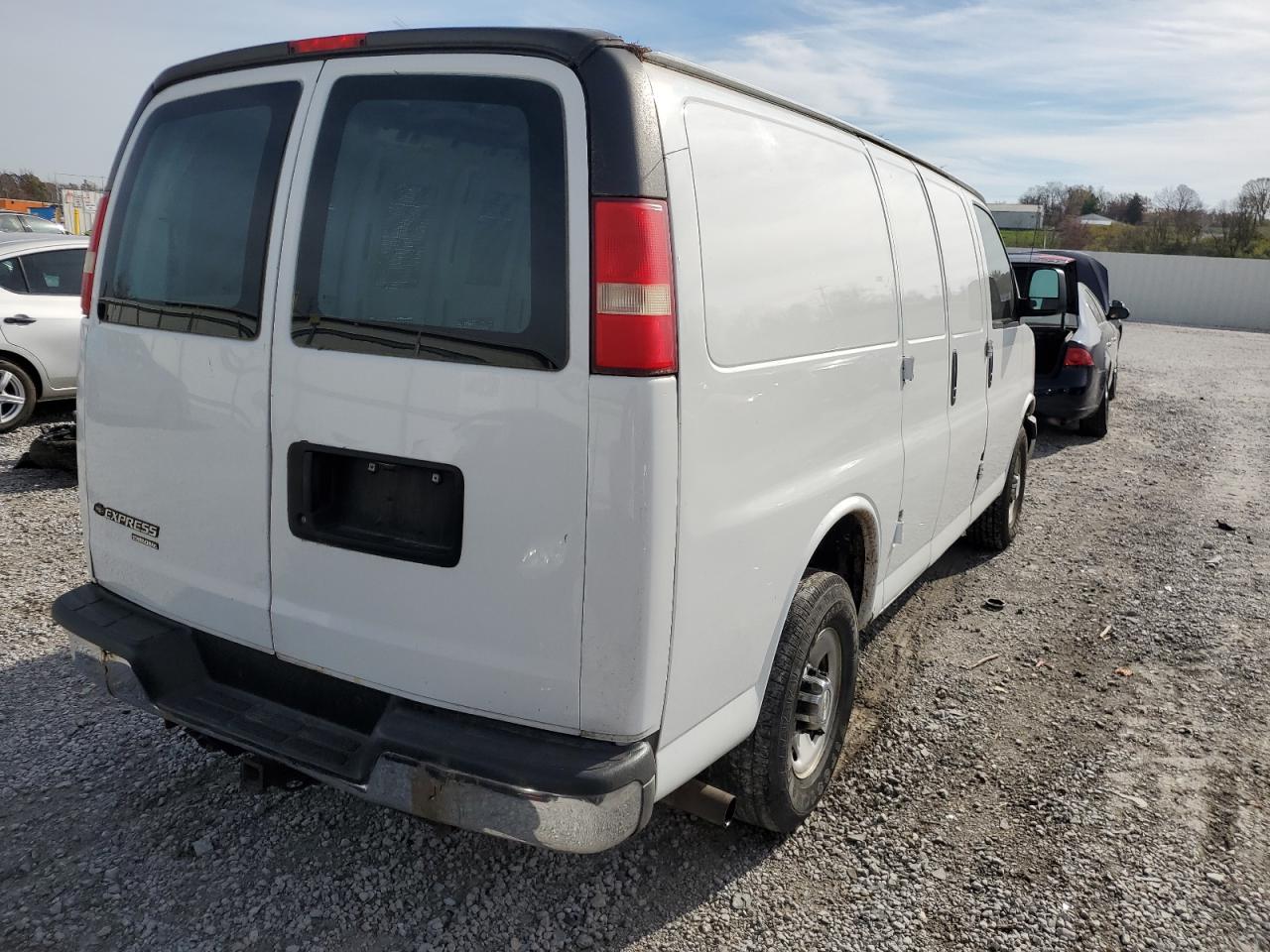 VIN 1GCWGFCA4D1142462 2013 CHEVROLET EXPRESS no.3