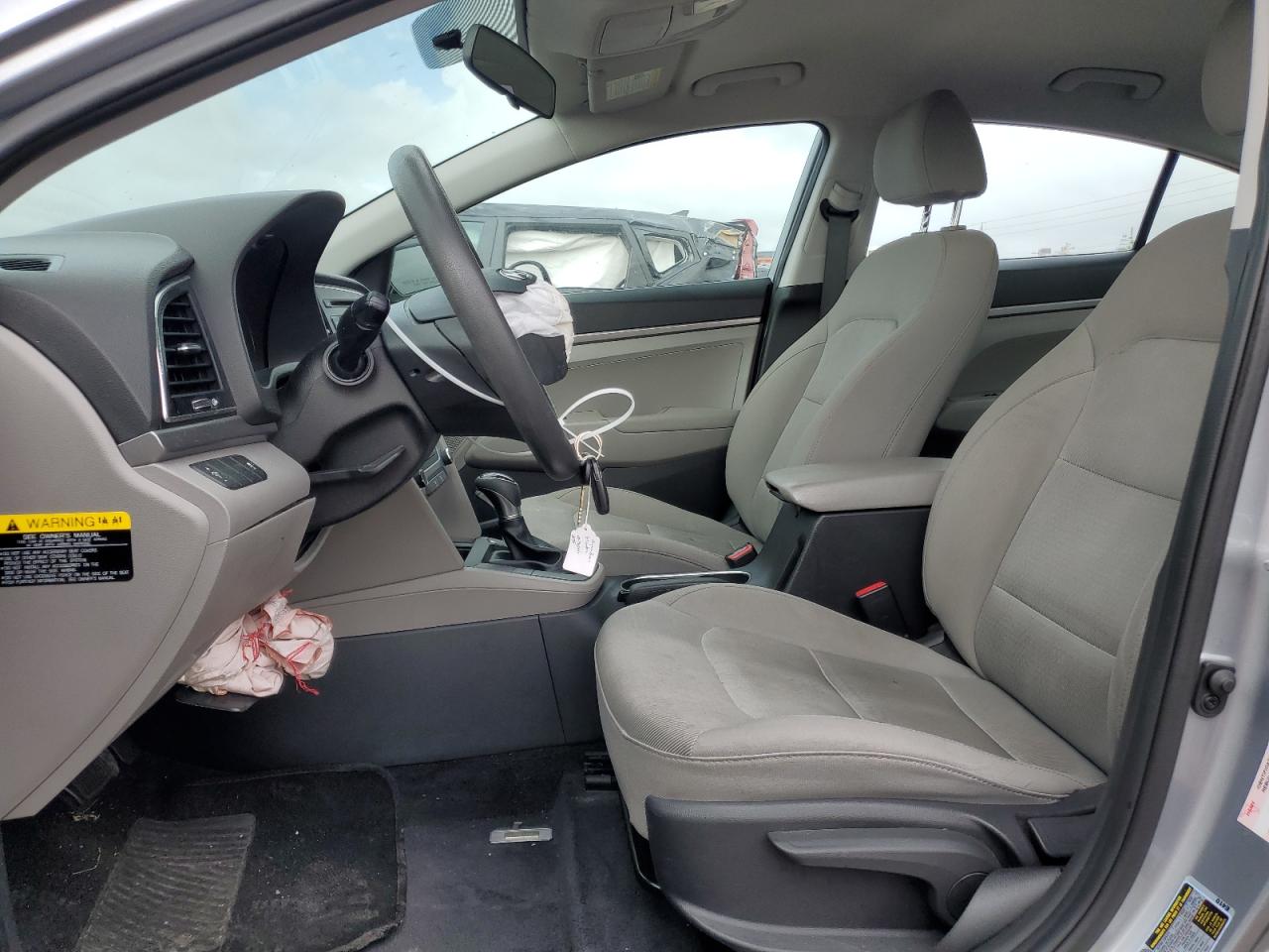 2017 Hyundai Elantra - Image 7