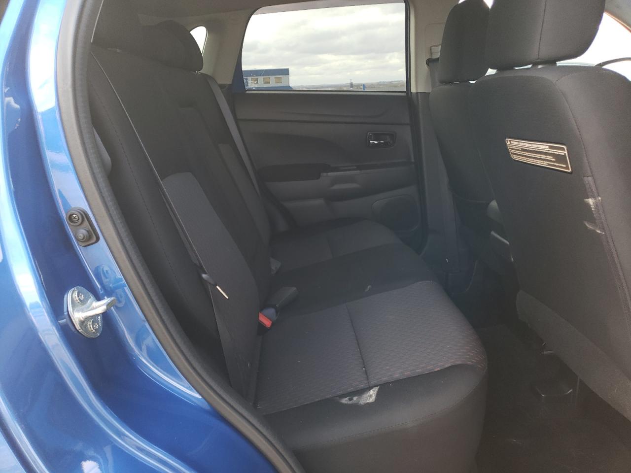 2018 Mitsubishi Outlander - Image 11