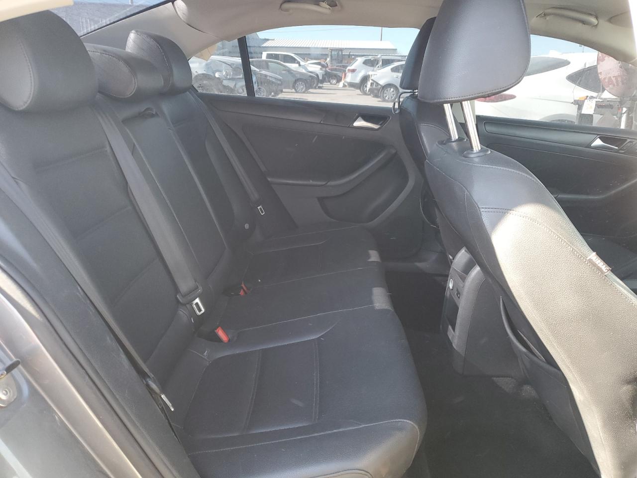 2014 Volkswagen Jetta - Image 11