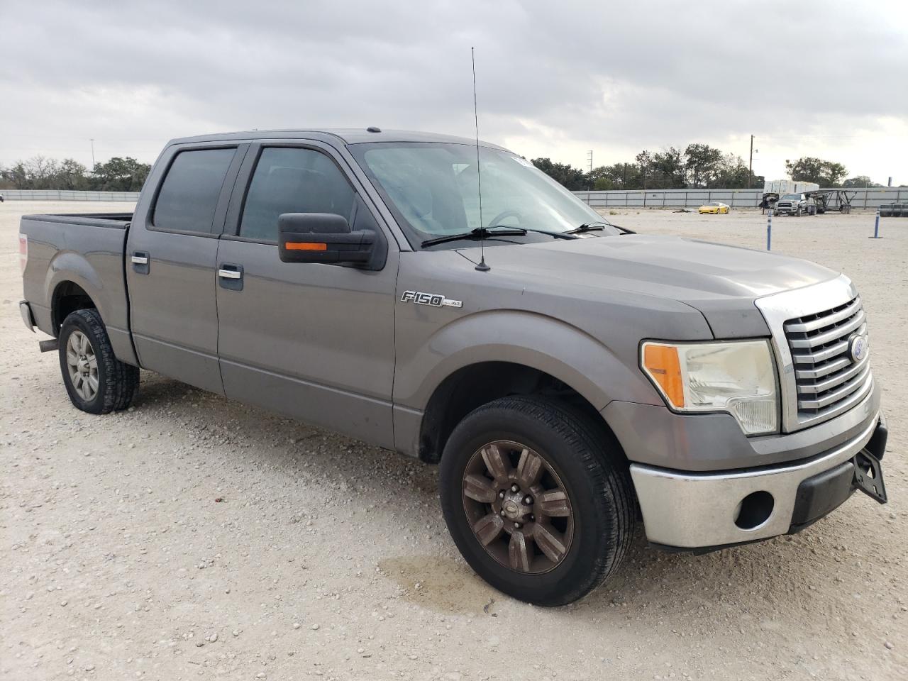 2011 Ford F-150 - Image 4