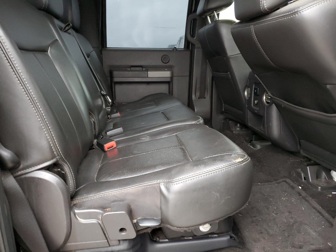 2011 Ford F350 - Image 10