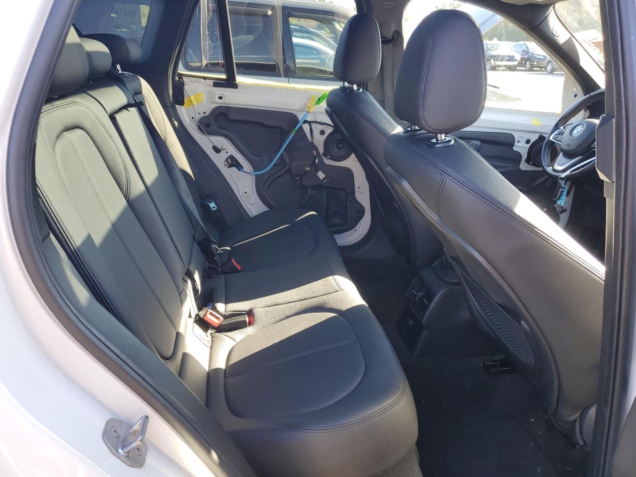 2016 BMW X1 - Image 11
