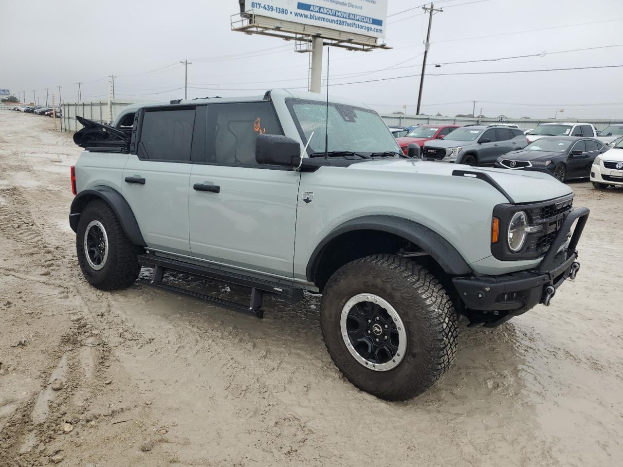 2023 Ford Bronco - Image 4