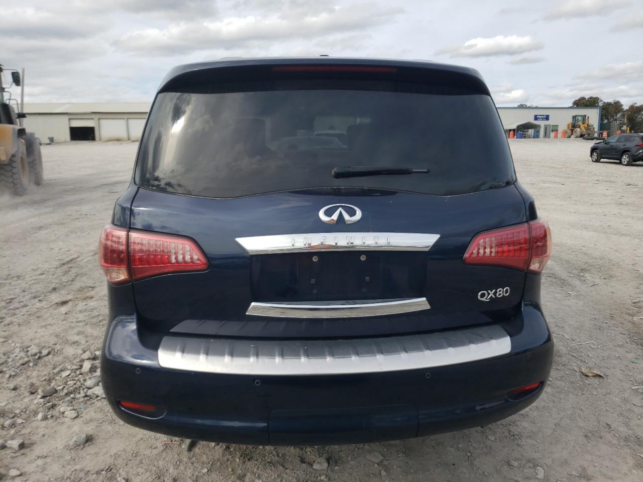 2017 Infiniti QX80 - Image 6