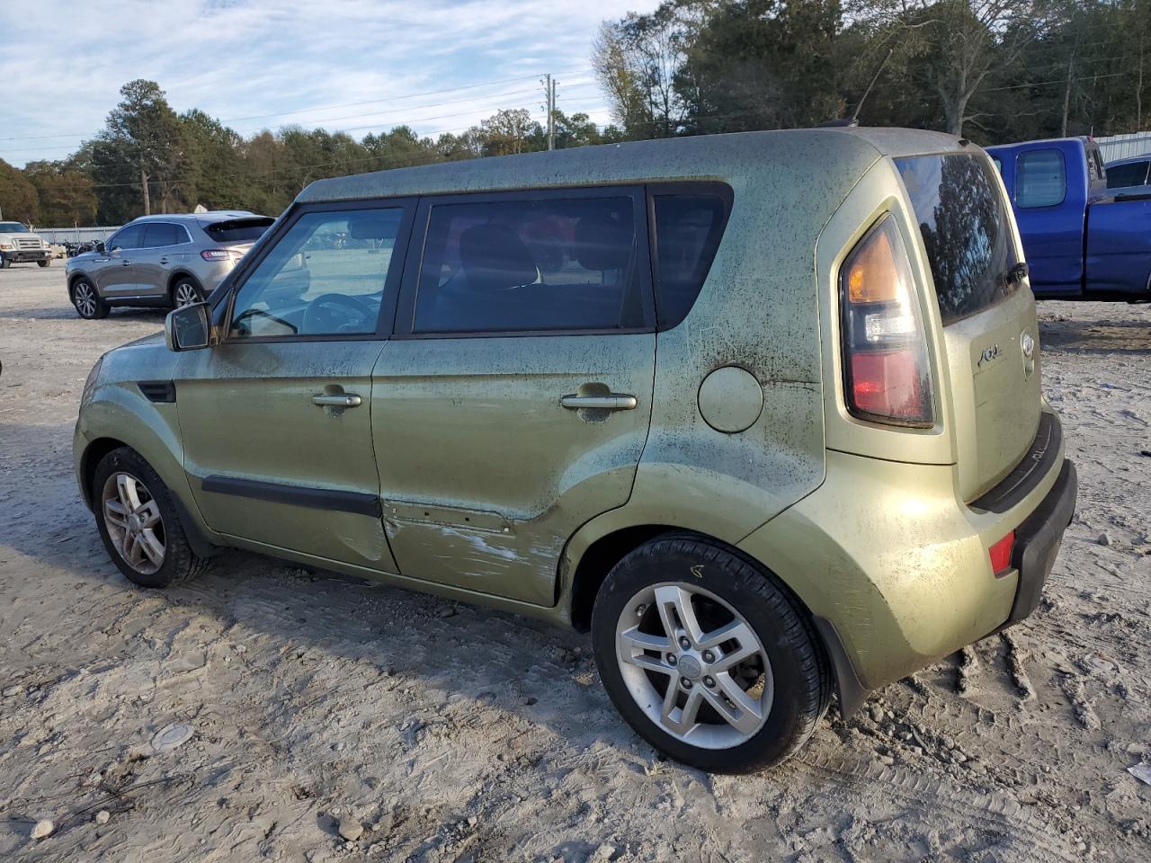 2011 Kia Soul + VIN: KNDJT2A23B7232710 Lot: 79971184