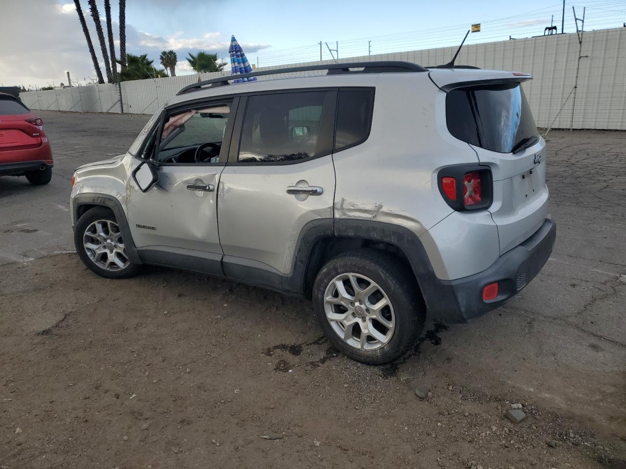 VIN ZACCJABT3FPB20496 2015 JEEP RENEGADE no.2