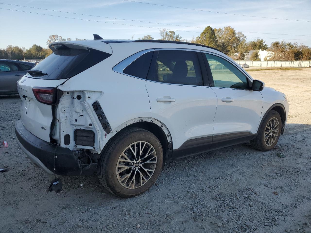 2023 Ford Escape - Image 3