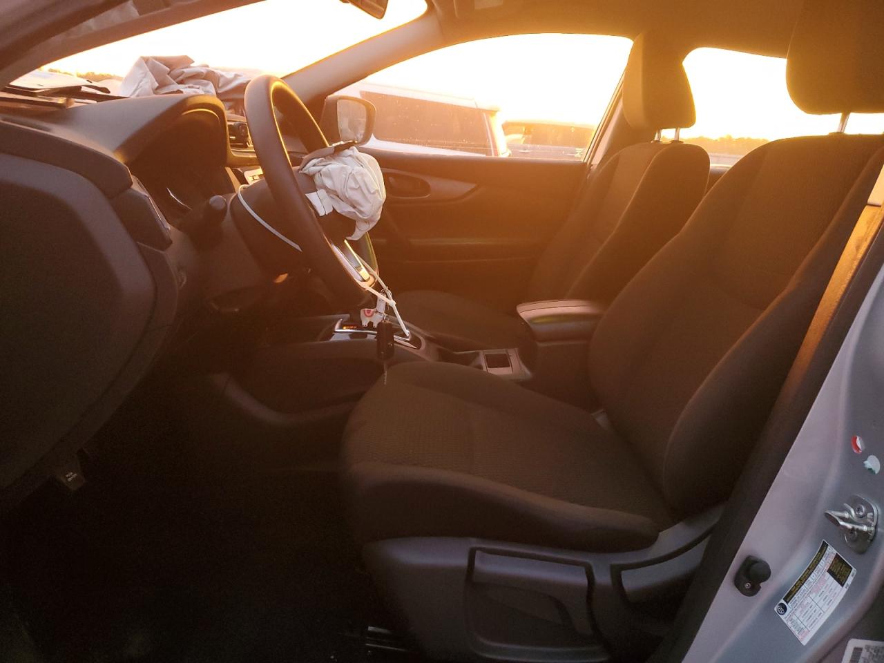 2018 Nissan Rogue - Image 7