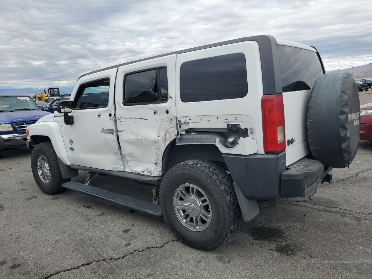 2007 Hummer H3 - Image 2