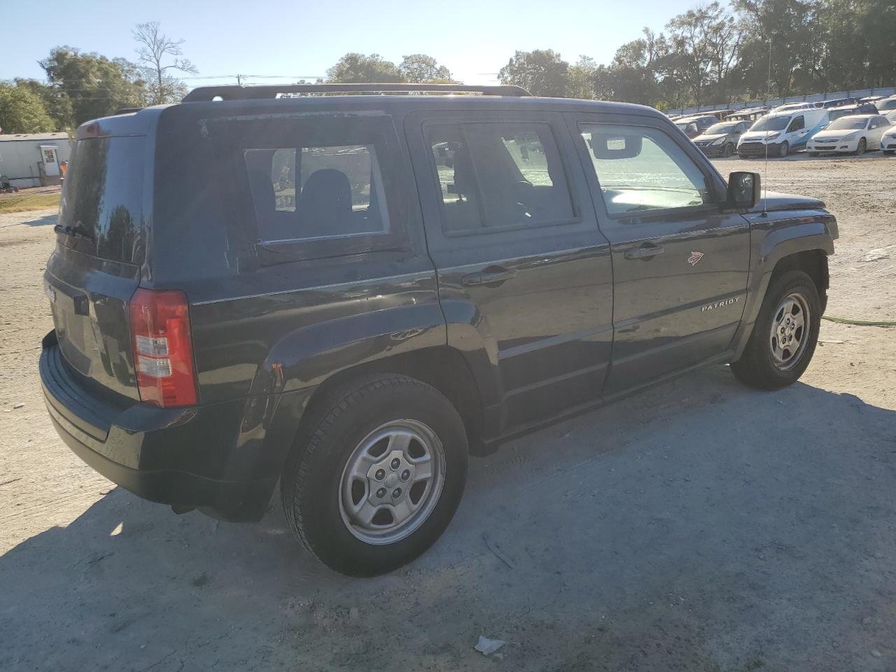 VIN 1C4NJPBAXED596266 2014 JEEP PATRIOT no.3