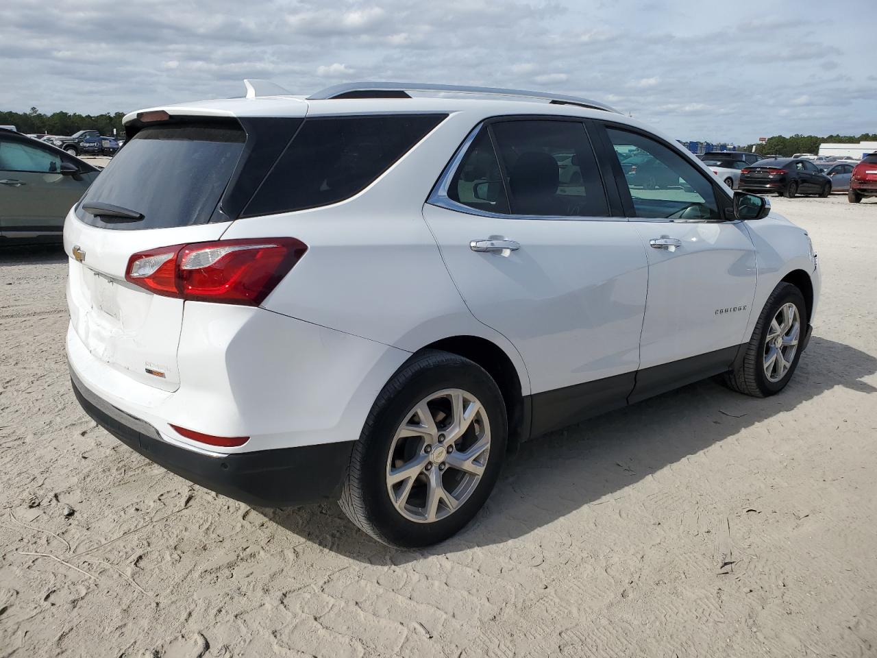 2019 Chevrolet Equinox - Image 3
