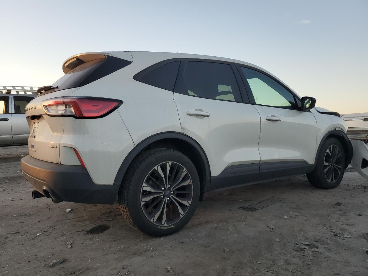 2022 Ford Escape - Image 3