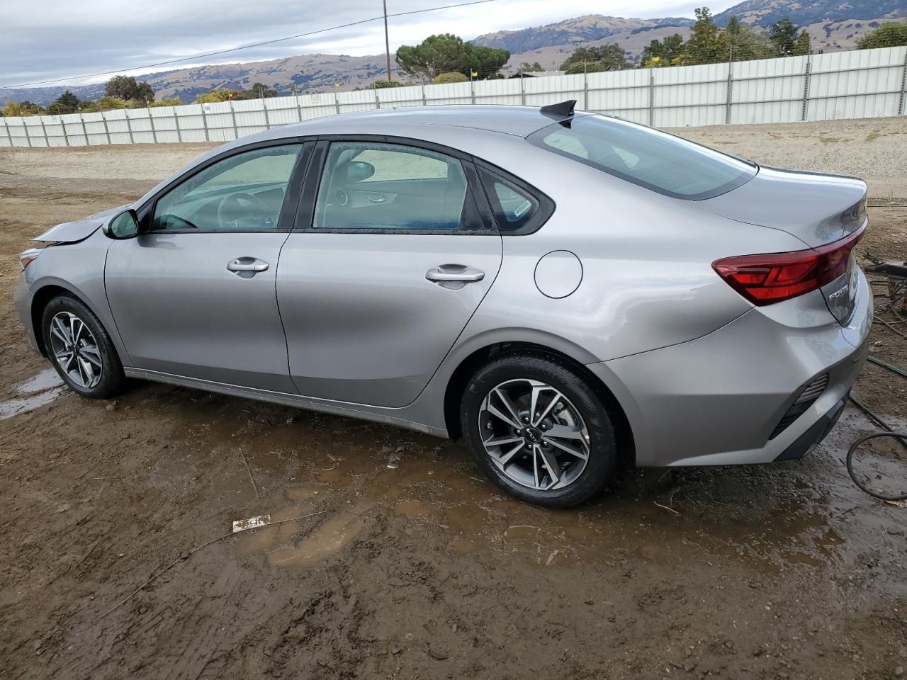 2024 Kia Forte - Image 2