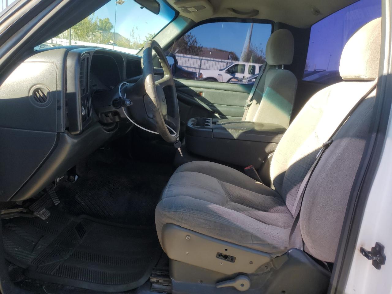 2002 Chevrolet Silverado - Image 7