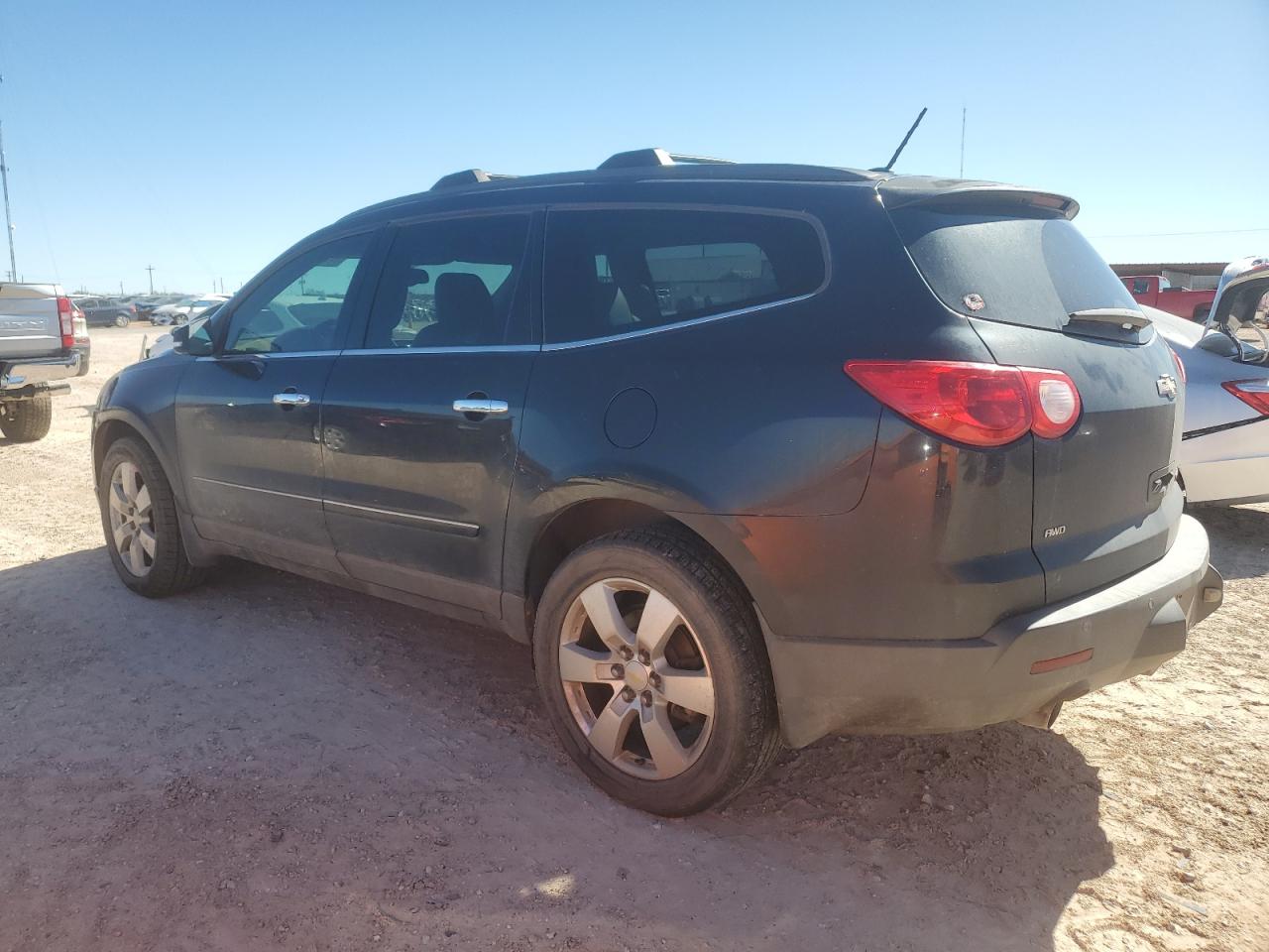 2010 Chevrolet Traverse - Image 2