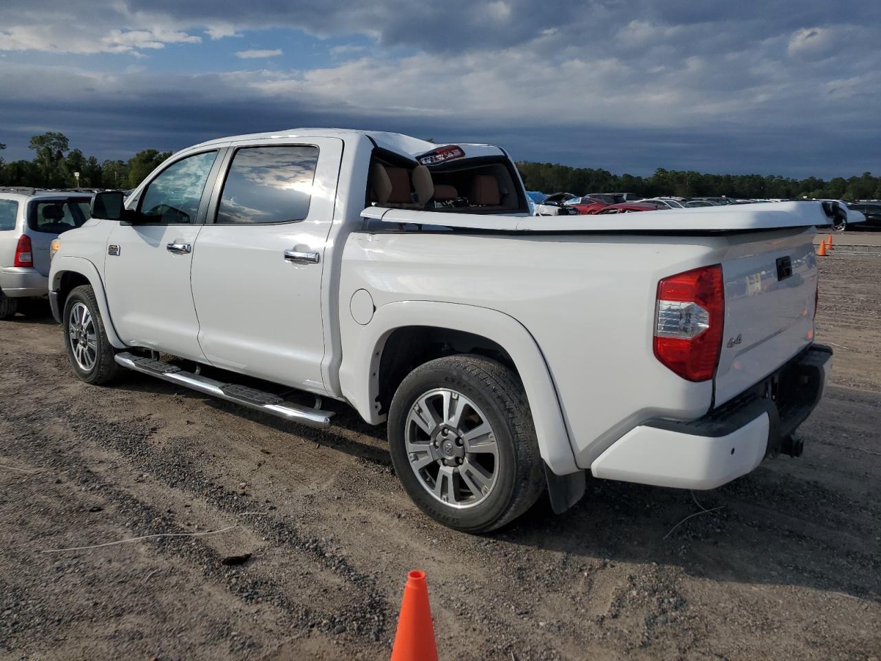 VIN 5TFAW5F17GX528054 2016 TOYOTA TUNDRA no.2