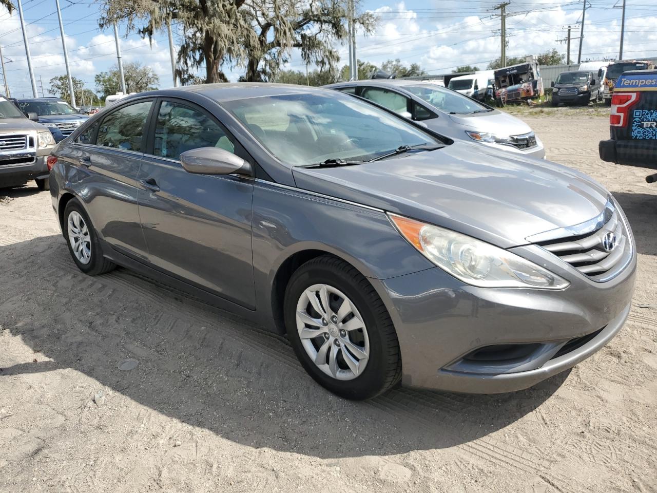2011 Hyundai Sonata - Image 4