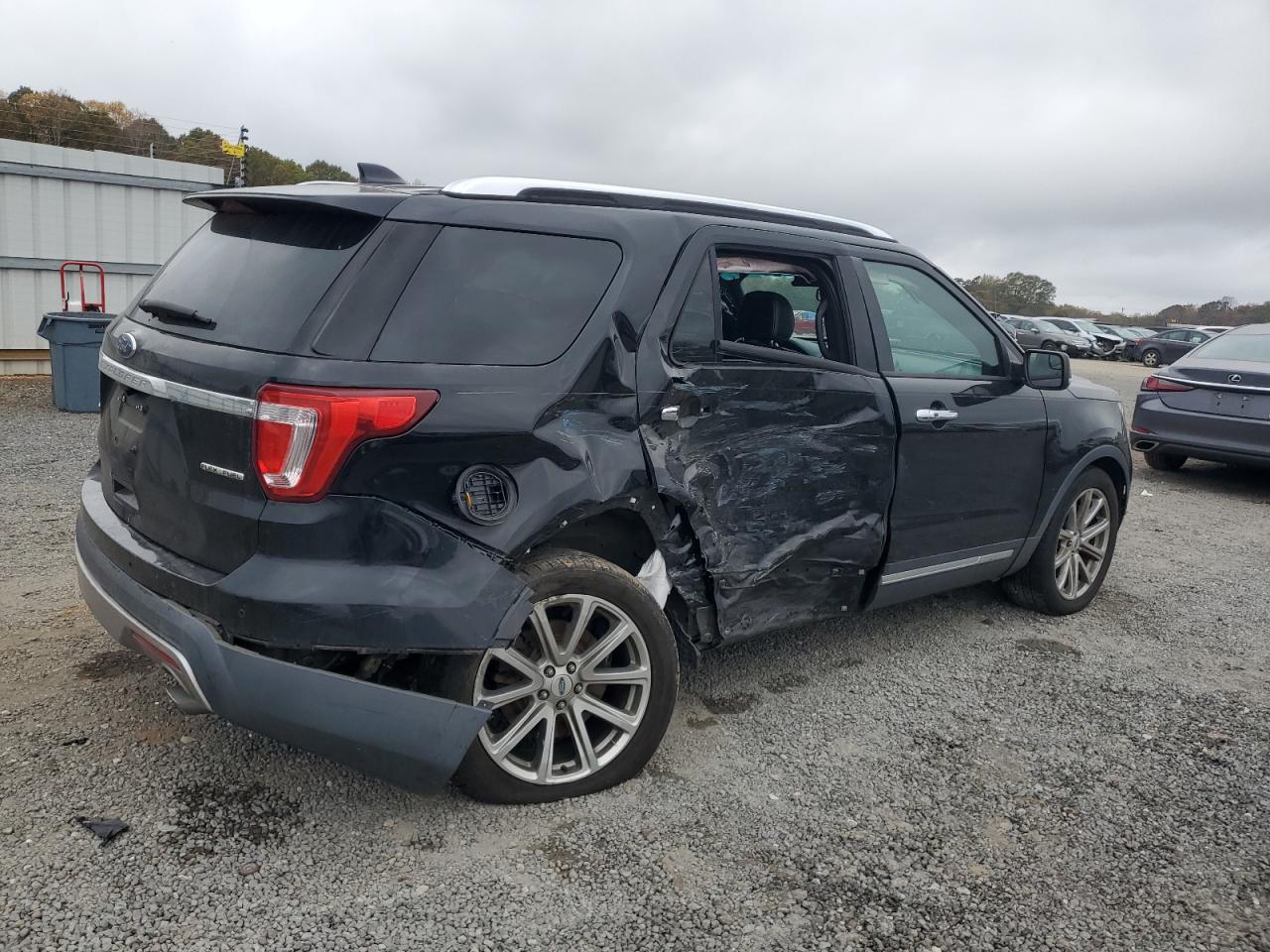 2016 Ford Explorer - Image 3