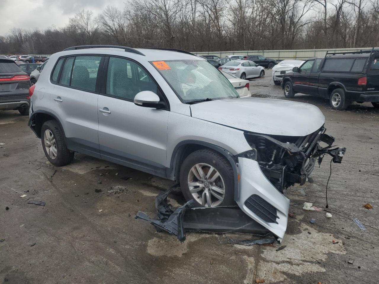 VIN WVGBV7AX7HW510123 2017 VOLKSWAGEN TIGUAN no.4